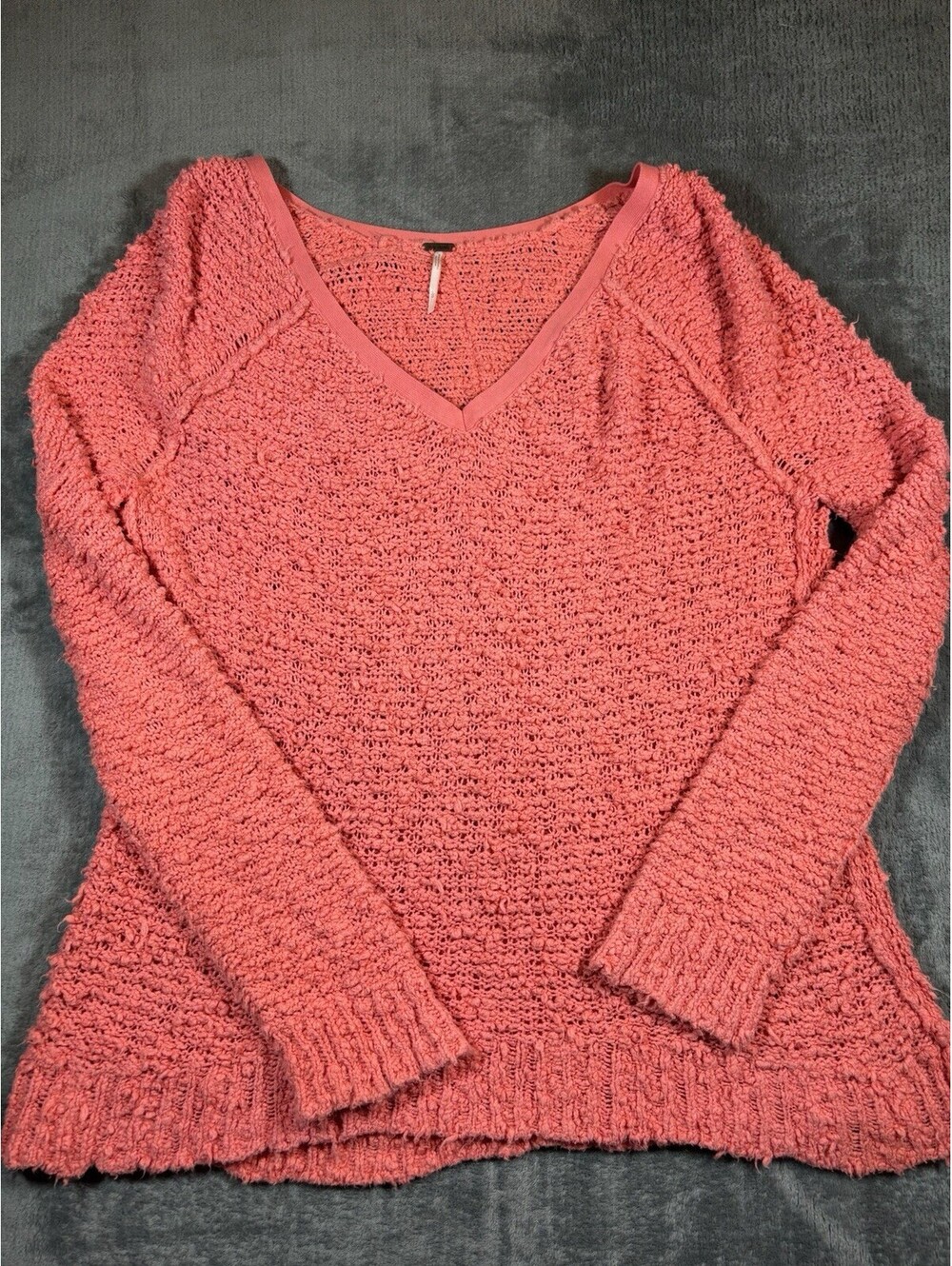 Free People Womens Pullover Sweater Coral Long Sleeve Popcorn Knit V Neck Size L